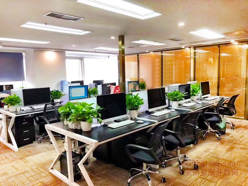 會(huì)展中心地鐵口現(xiàn)代國際商務(wù)大廈多套辦公室出租，網(wǎng)絡(luò)技術(shù)服務(wù)完善，圖片實(shí)拍，租客免擁